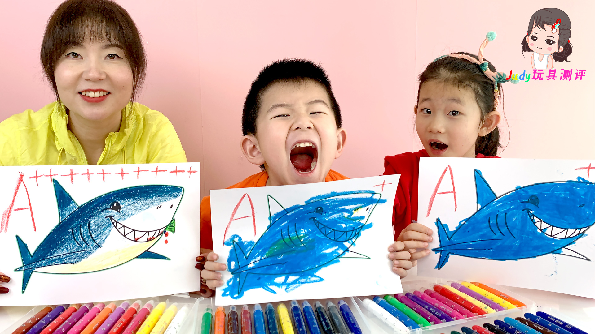 宝宝为卡通鲨鱼涂色幼儿亲子画画颜色启蒙早教